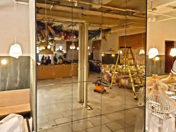 Restaurant Mirror