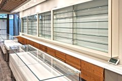 glass-displays-for-optical-store