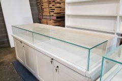 low-iron-glass-display