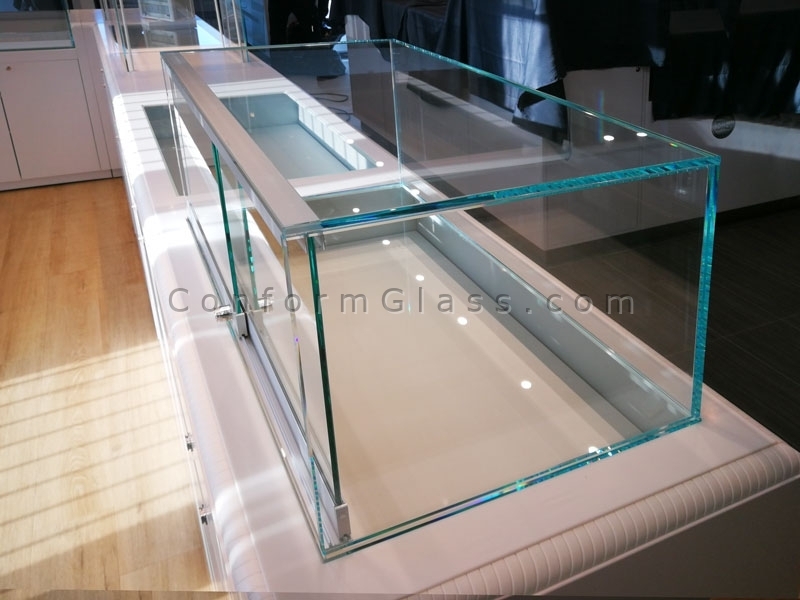 Retail Glass Showcase