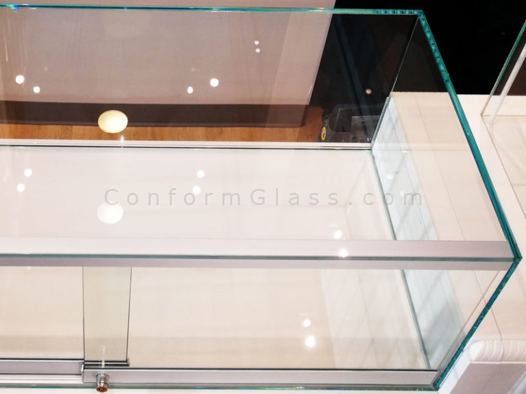 Custom Tabletop Glass Displays Conform Glass